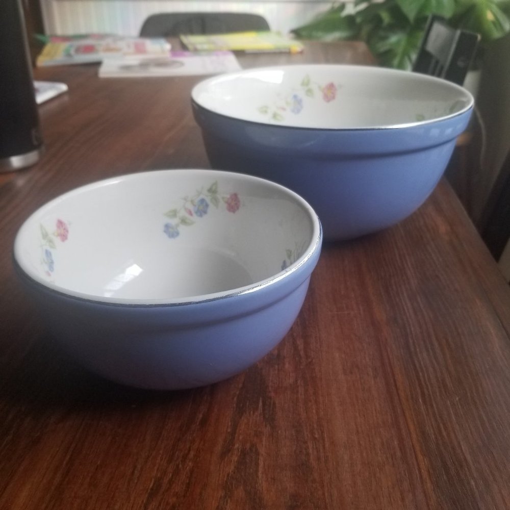 Vintage Hall's Superior Quality Kitchenware Bowls